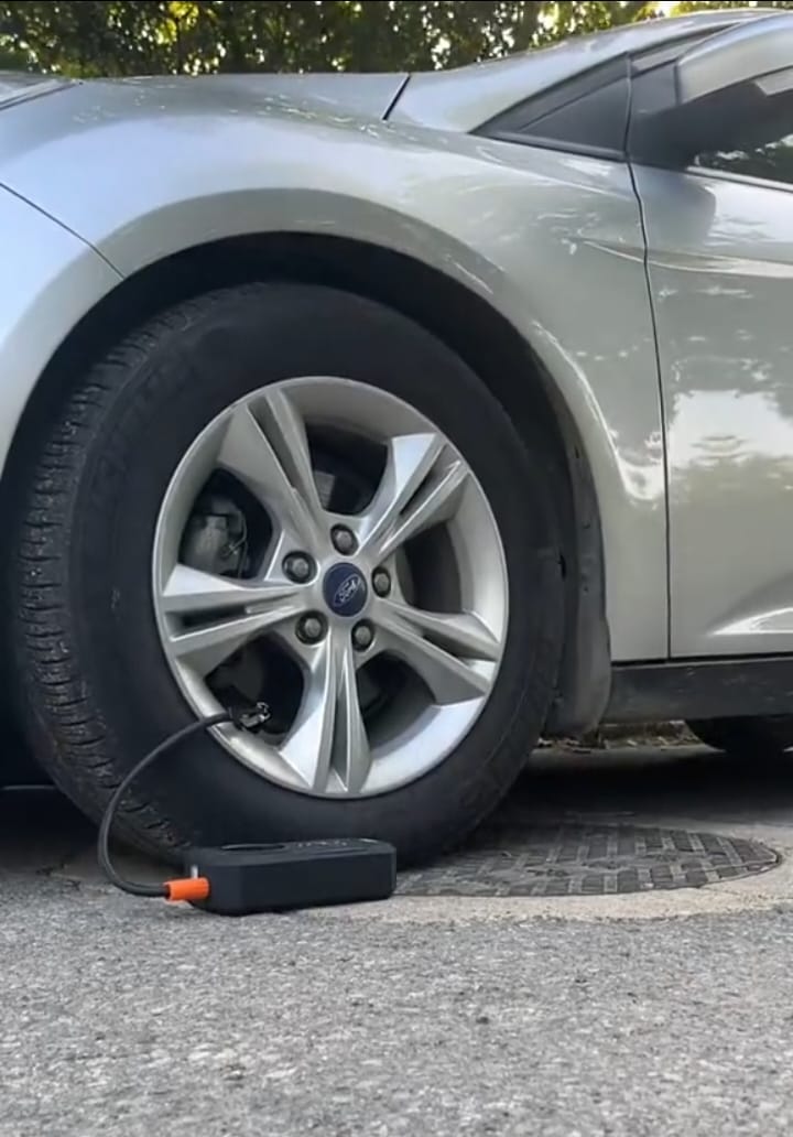 Electric Digital Tyre Pump 150 PSI | Portable Air Pump