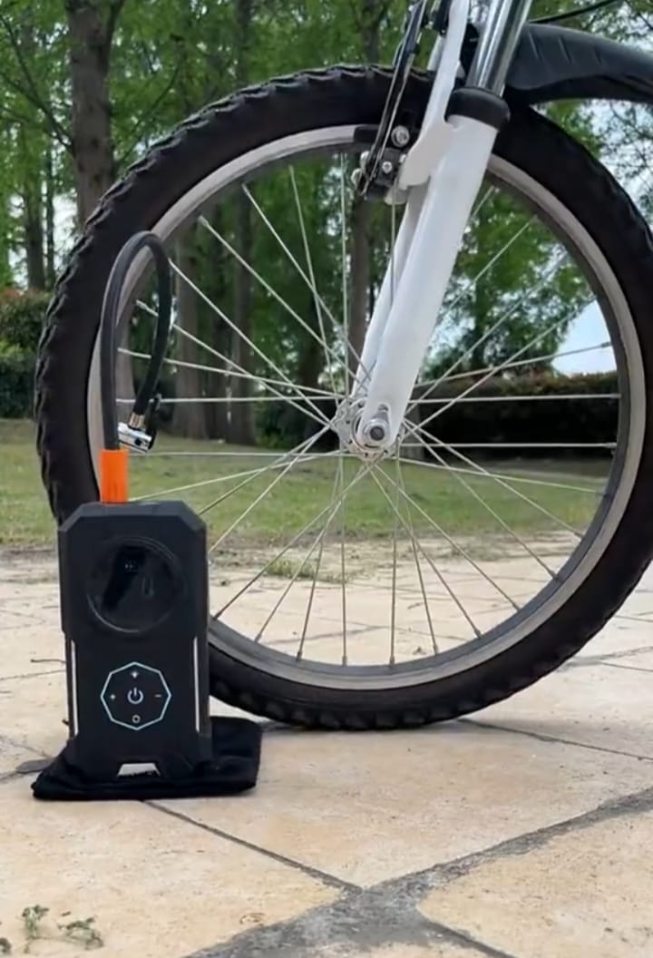 Electric Digital Tyre Pump 150 PSI | Portable Air Pump